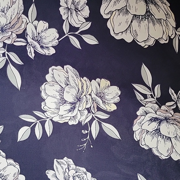 Maurices size 0X blue floral blouse - Picture 2 of 7